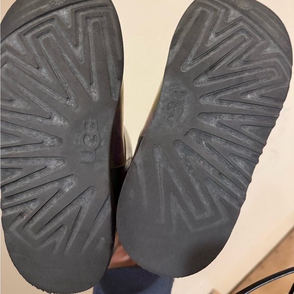 UGG CLASSIC CLEAR MINI PARTY SPOTS - Picture 3 of 3